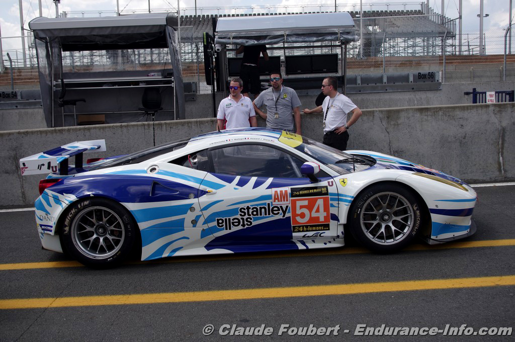 En af de adskillige AF Corse biler - her #54
(Foto: Claude Foubert - Endurance-Info.com)